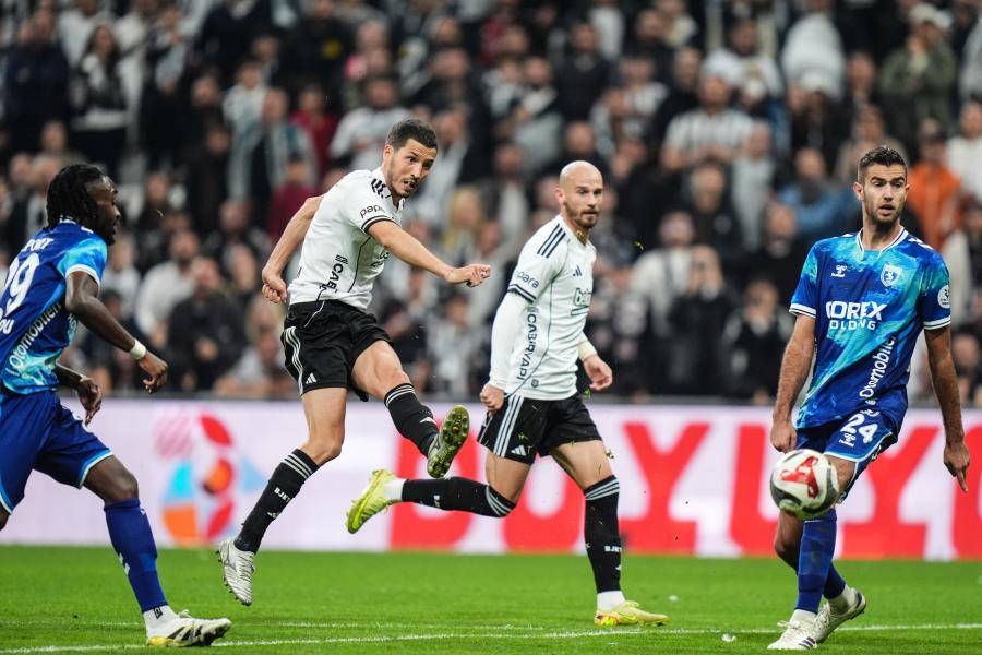 Atatürk Olimpiyat Stadı’nda kozlar paylaşılacak! F. Karagümrük - Beşiktaş muhtemel 11’leri belli oldu! 1